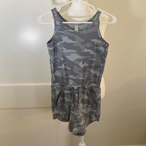 Athleta girls gray camo romper size L (12)
